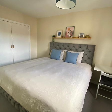 Cozy Bedroom In Shared Accommodation With Free Parking Edinburgh Bagian luar foto